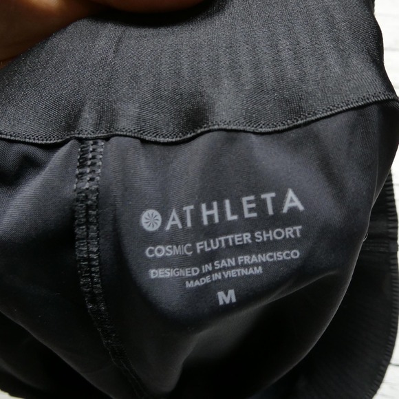 Athleta Shorts Womens Medium Black Cosmic Flutter Short Running Athletic Pockets - Picture 2 of 7